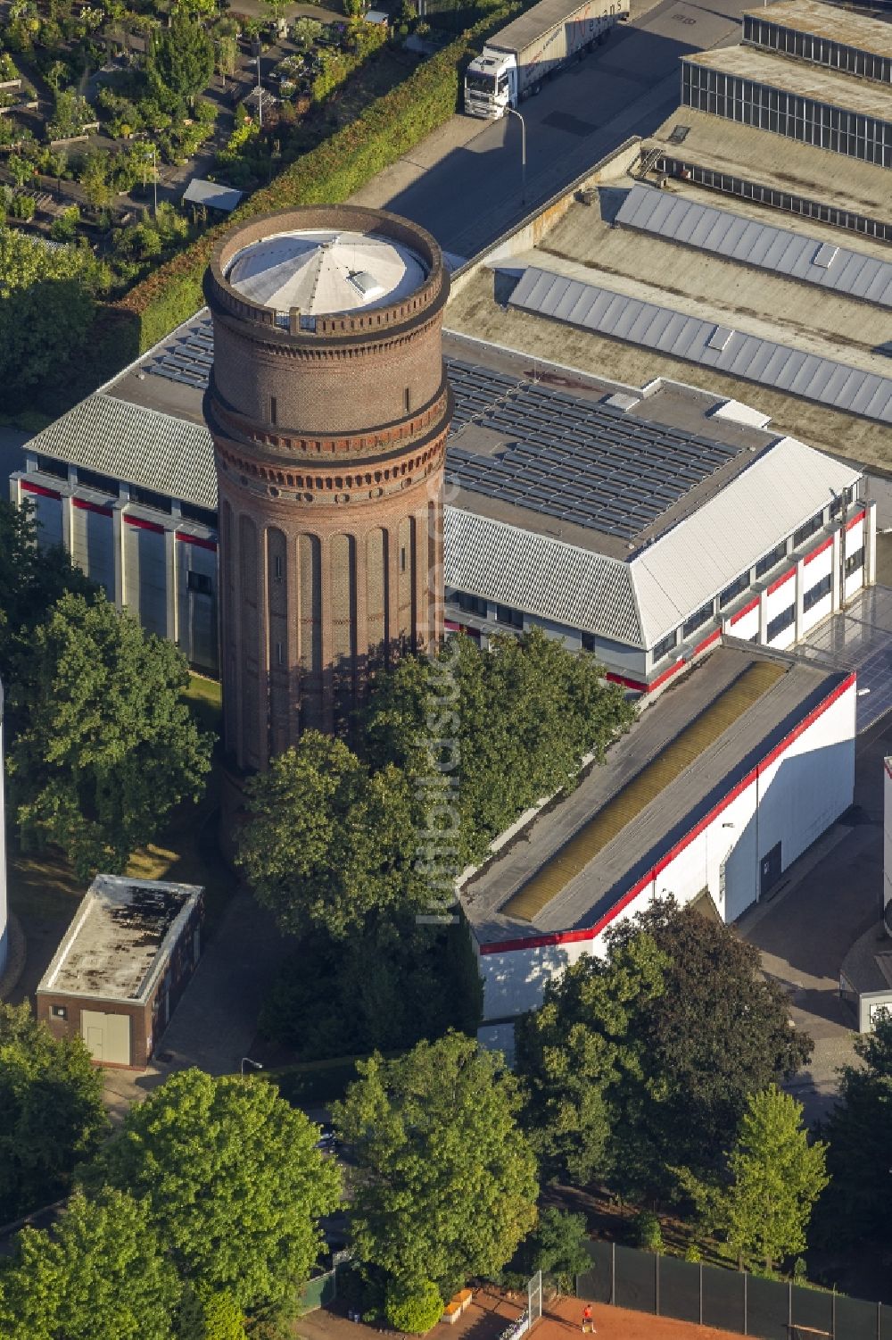 Mönchengladbach von oben - Alter Wasserturm am Dahler Kirchweg in Mönchengladbach am Niederrhein in Nordrhein-Westfalen