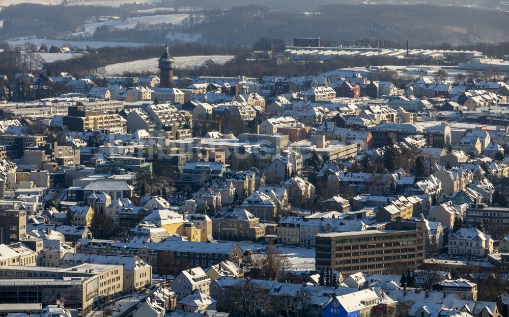 Luftbild Velbert - Alter Wasserturm und Stadtansicht des winterlich verschneiten Velbert im Bundesland Nordrhein-Westfalen