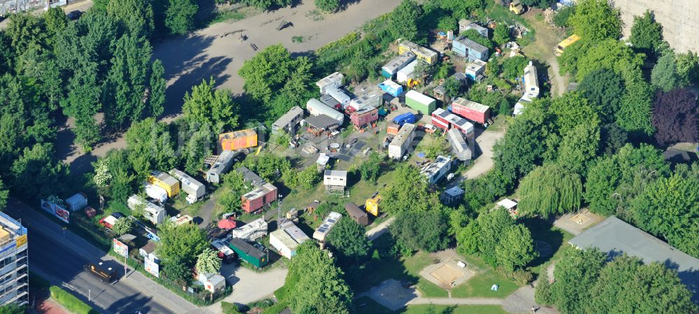 Berlin von oben - Alternativer Campingplatz und Wagenburg - Gelände in Berlin, Deutschland