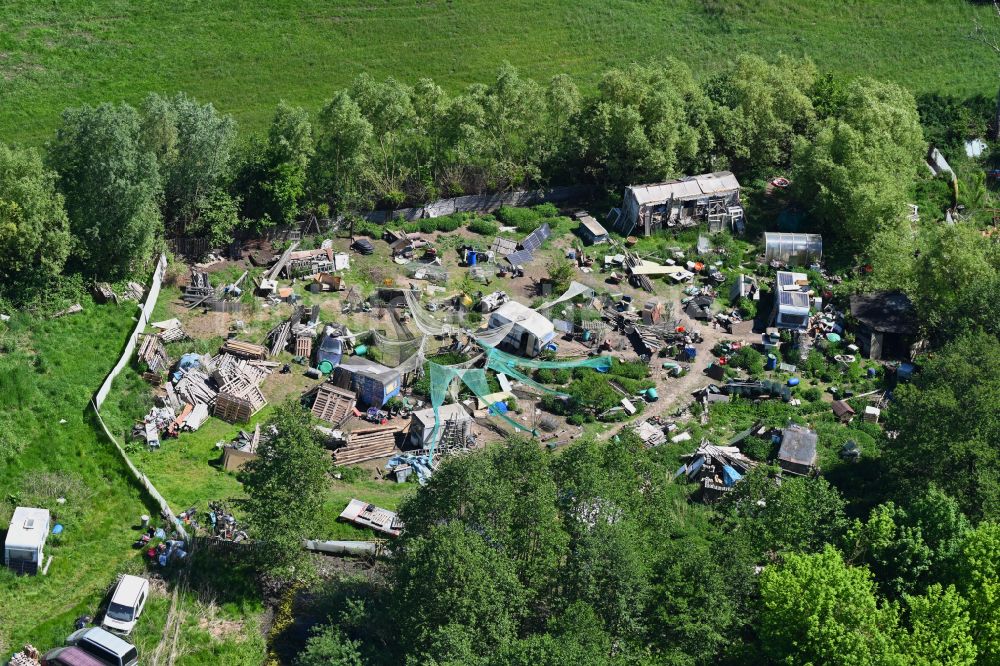 Luftaufnahme Blumberg - Alternativer Campingplatz und Wagenburg - Gelände in Blumberg im Bundesland Brandenburg, Deutschland