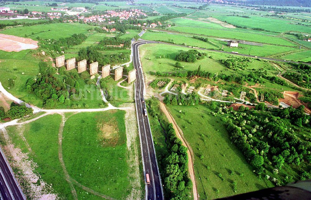 Fulda / Hessen aus der Vogelperspektive: altes Eisenbahnviadukt bei Fulda / Hessen.