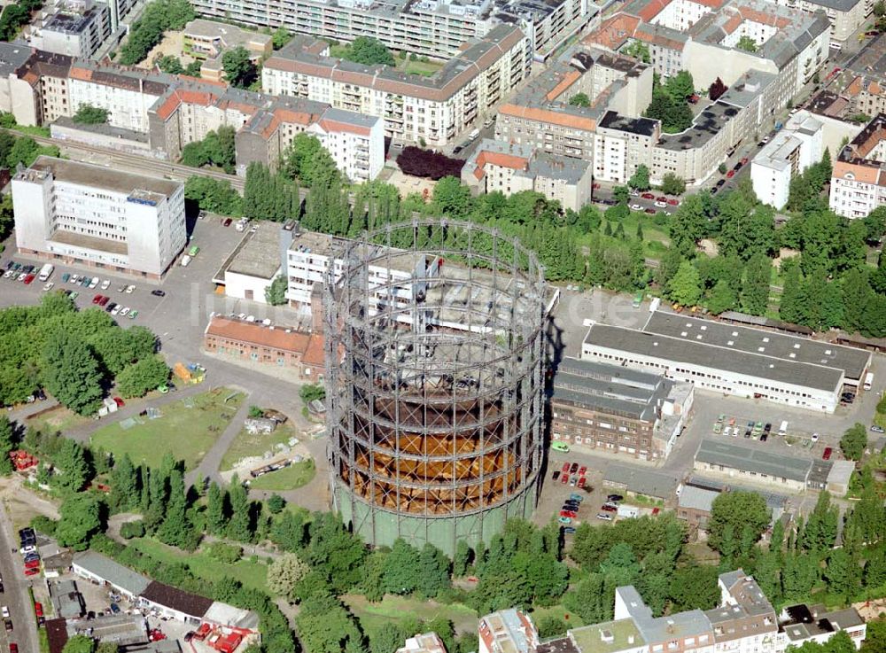 Berlin - Tempelhof von oben - Altes Gasometer in Berlin - Tempelhof