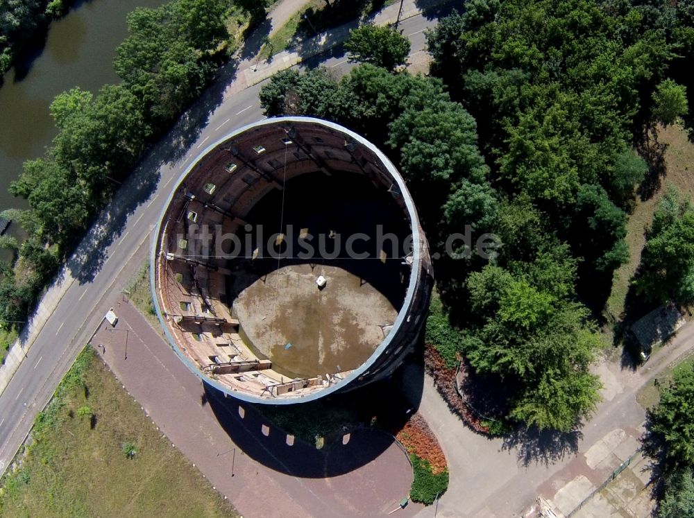 Luftbild Halle / Saale - Altes Gasometer am Holzplatz in Halle (Saale) im Bundesland Sachsen-Anhalt