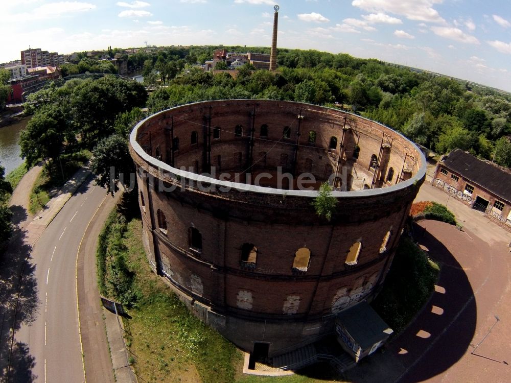 Halle / Saale von oben - Altes Gasometer am Holzplatz in Halle (Saale) im Bundesland Sachsen-Anhalt