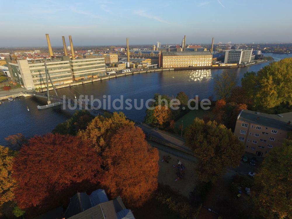 Berlin von oben - Altes Industriegebiet des TRO in Berlin