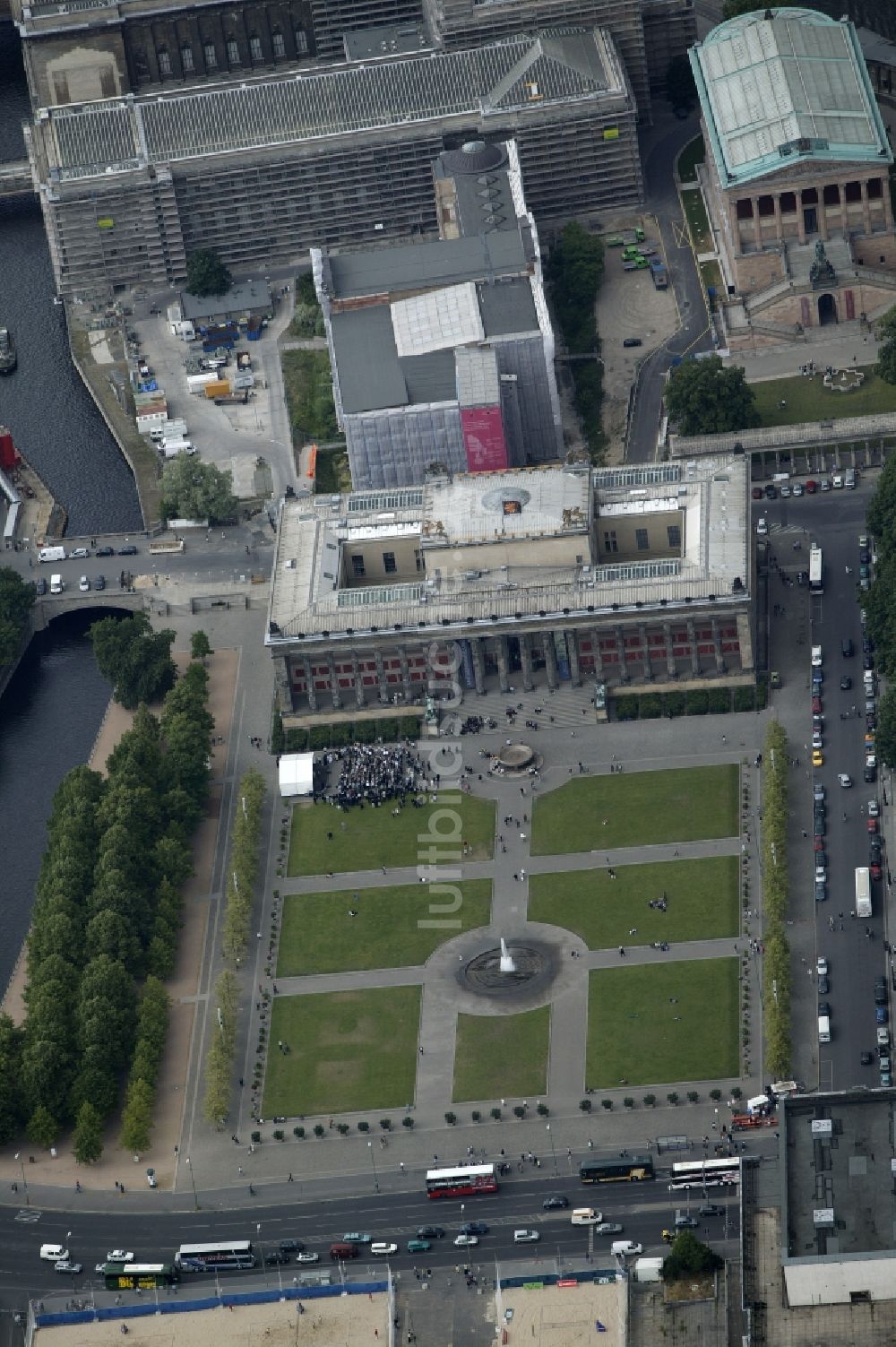 Berlin aus der Vogelperspektive: Altes Museum am Lustgarten in Berlin im Bundesland Berlin