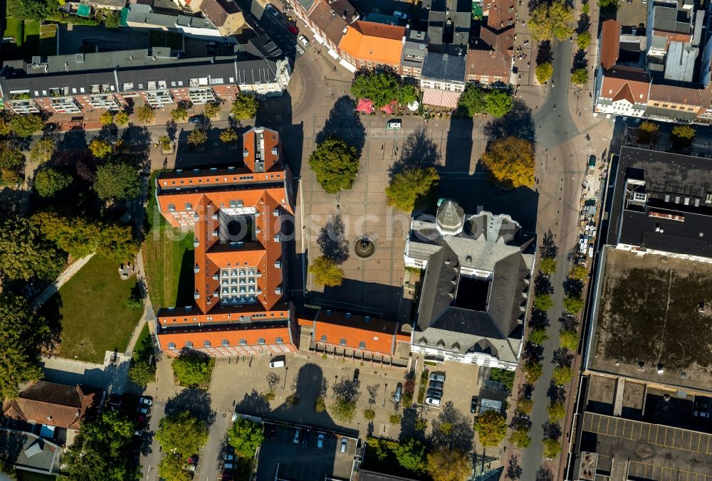 Gladbeck aus der Vogelperspektive: Altes Rathaus und Neues Rathaus in Gladbeck im Bundesland Nordrhein-Westfalen