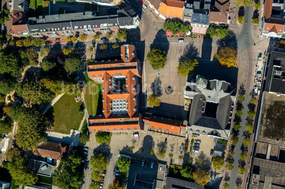 Luftaufnahme Gladbeck - Altes Rathaus und Neues Rathaus in Gladbeck im Bundesland Nordrhein-Westfalen