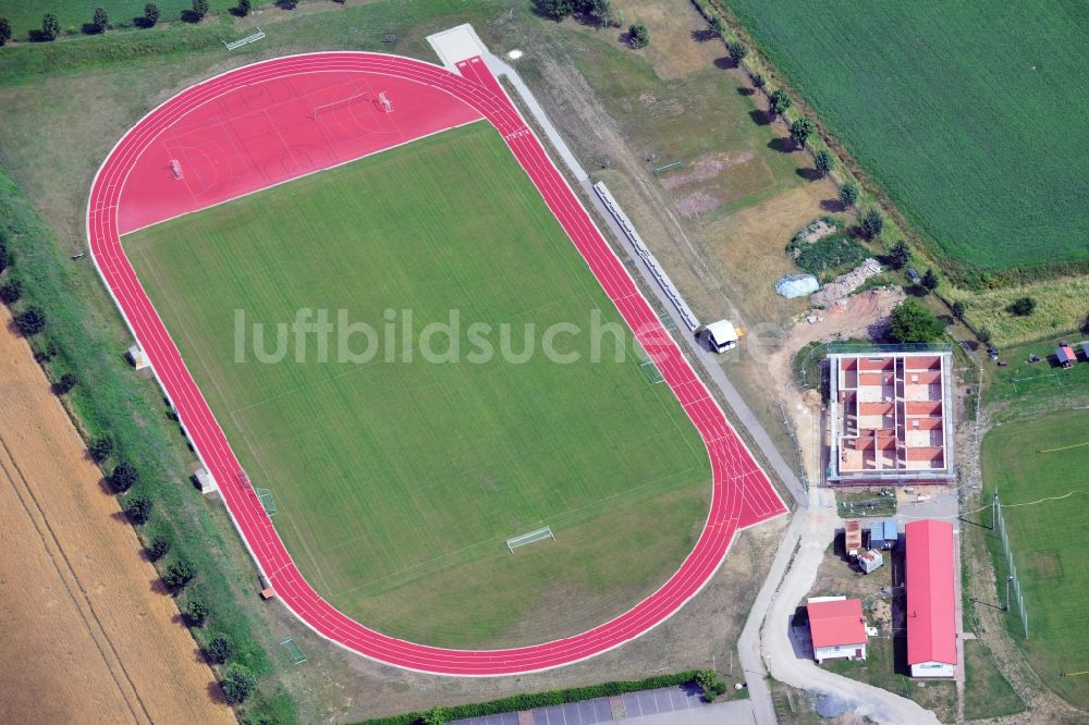 Altlandsberg von oben - ALTLANDSBERG 13.07.2013 Der Sportplatz Bollensdorfer Weg in Altlandsberg im Bundesland Brandenburg.