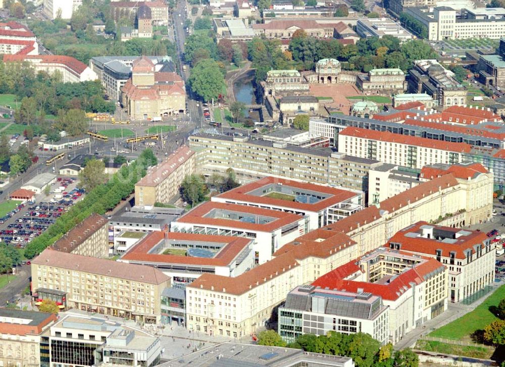 Dresden von oben - Altmarkt - Center in der Dresdner Innenstadt. Altmarkt - Galerie der ECE in der Dresdner Innenstadt. 11.10.2002