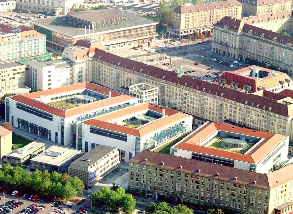 Luftaufnahme Dresden - Altmarkt - Center in der Dresdner Innenstadt. 11.10.2002 Altmarkt-Galerie der ECE in der Dresdner Innenstadt.