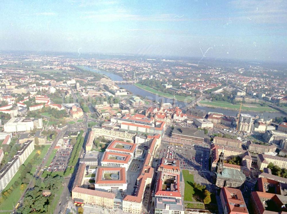 Luftbild Dresden - Altmarkt - Center in der Dresdner Innenstadt. Altmarkt - Galerie der ECE in der Dresdner Innenstadt. 11.10.2002