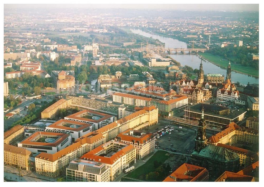 Dresden von oben - Altmarkt - Center in der Dresdner Innenstadt. 11.10.2002 Altmarkt-Galerie der ECE in der Dresdner Innenstadt.