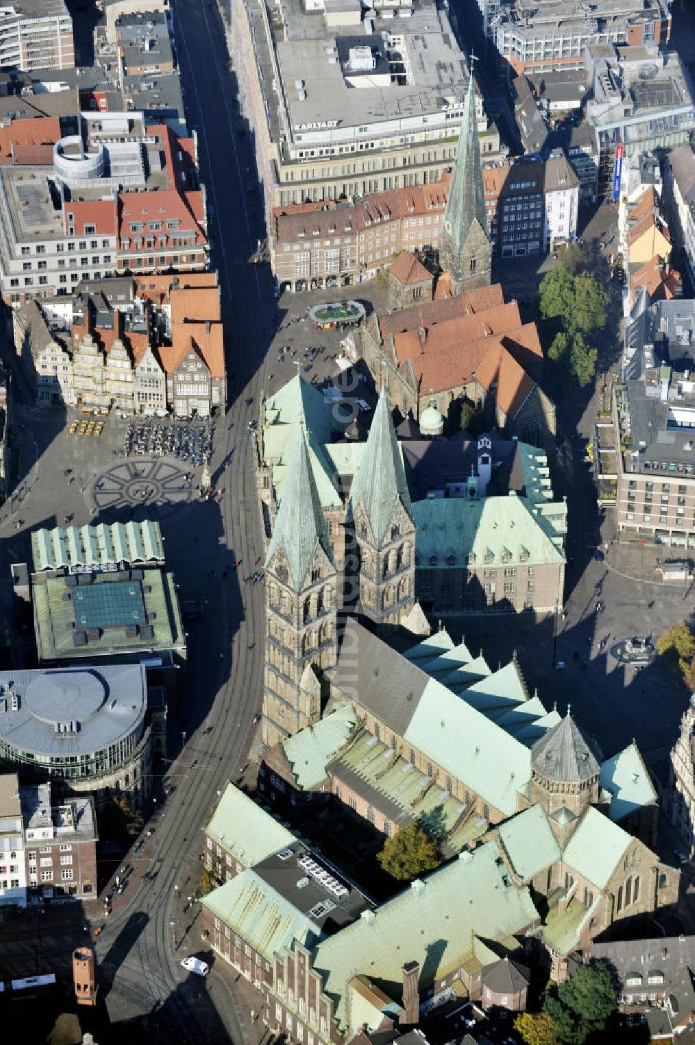 Bremen von oben - Altstadt von Bremen mit Marktplatz, Dom, Liebfrauenkirche und Bremischer Bürgschaft