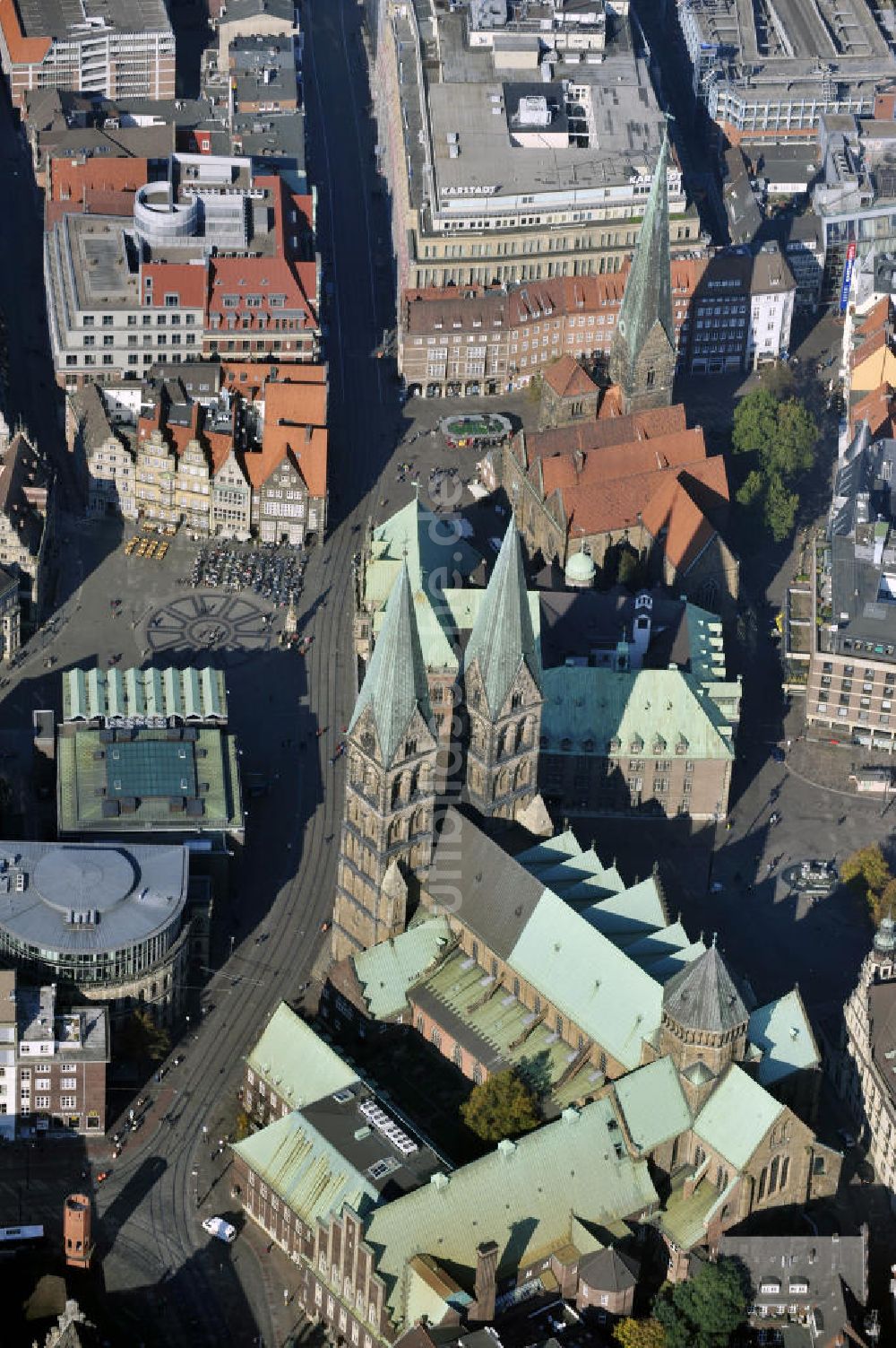 Bremen aus der Vogelperspektive: Altstadt von Bremen mit Marktplatz, Dom, Liebfrauenkirche und Bremischer Bürgschaft