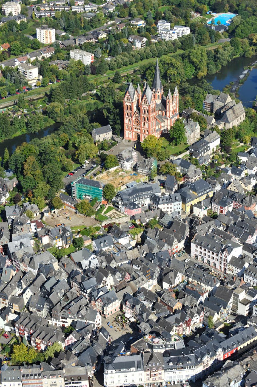 Luftaufnahme Limburg an der Lahn - Altstadt mit Dom von Limburg an der Lahn in Hessen