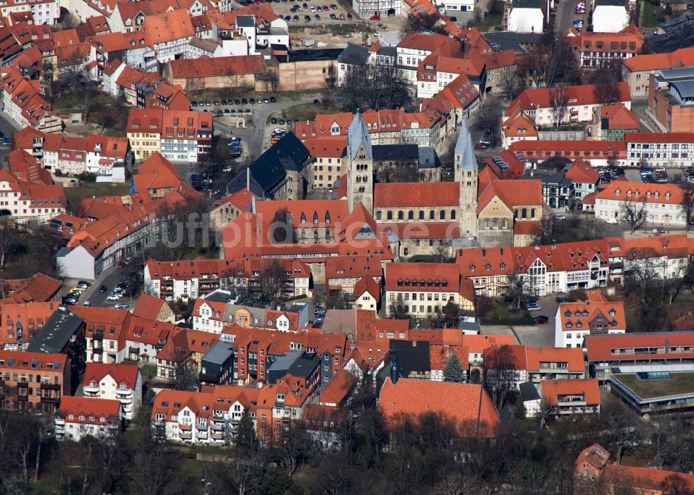 Halberstadt aus der Vogelperspektive: Altstadt von Halberstadt mit Dom und Kirchen im Bundesland Sachsen-Anhalt