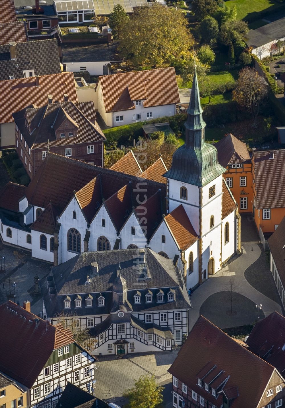 Rietberg von oben - Altstadt mit historischem Rathaus von Rietberg im Bundesland Nordrhein-Westfalen