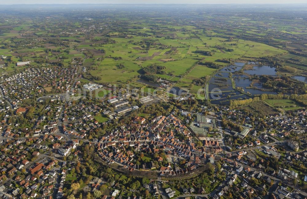 Luftbild Rietberg - Altstadt mit historischem Rathaus von Rietberg im Bundesland Nordrhein-Westfalen