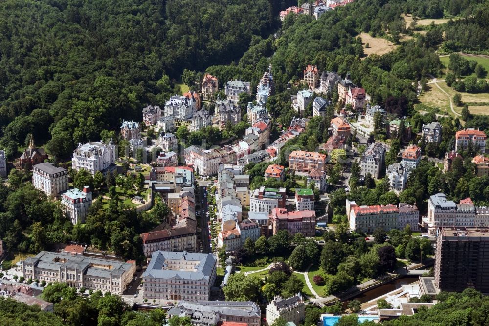 Luftbild Karlsbad - Altstadt von Karlsbad ( Karlovy Vary ) in Tschechien