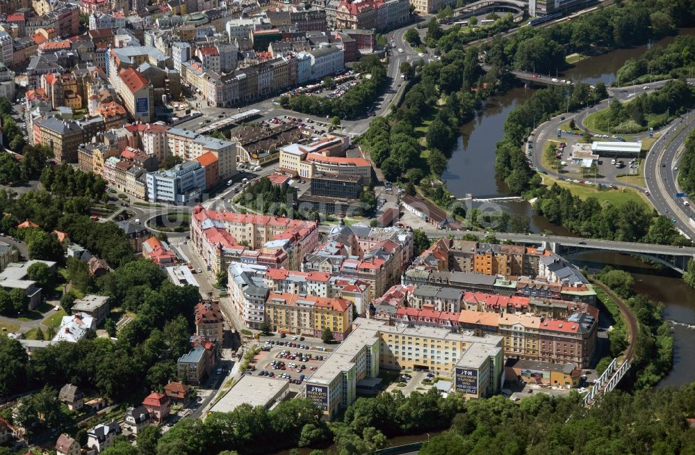 Luftaufnahme Karlsbad - Altstadt von Karlsbad ( Karlovy Vary ) in Tschechien