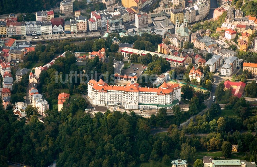 Karlsbad aus der Vogelperspektive: Altstadt von Karlsbad ( Karlovy Vary ) in Tschechien