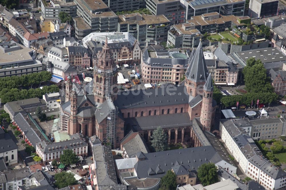 Luftaufnahme Mainz - Altstadt mit dem Mainzer Dom in Mainz im Bundesland Rheinland-Pfalz