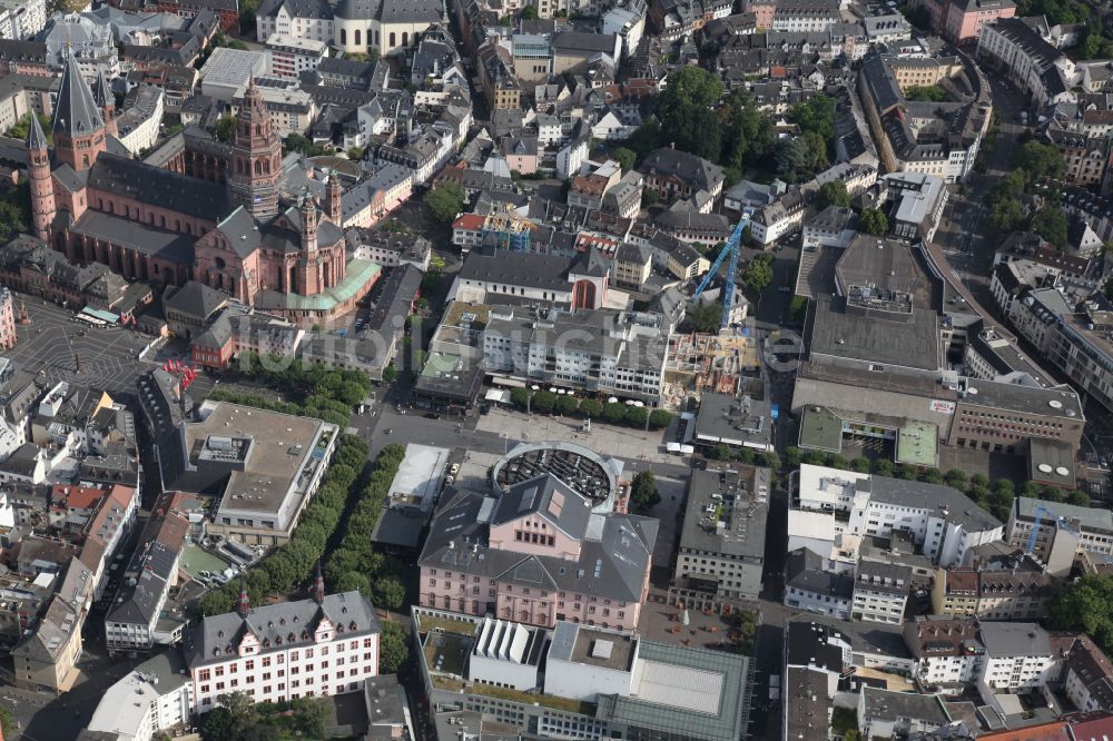 Luftaufnahme Mainz - Altstadt mit dem Mainzer Dom in Mainz im Bundesland Rheinland-Pfalz