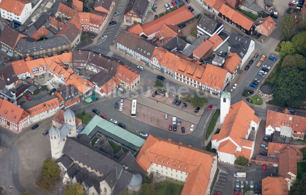 Bad Gandersheim aus der Vogelperspektive: Altstadt und Markt in Bad Gandersheim im Bundesland Niedersachsen