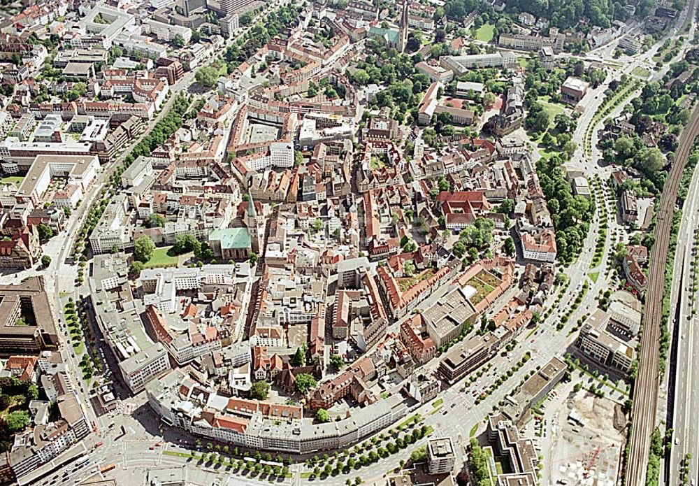 Luftaufnahme Bielefeld / NRW - Altstadt und Markt von Bielefeld. Datum: 26.05.03