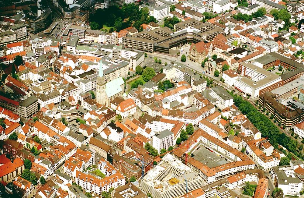 Luftaufnahme Bielefeld / NRW - Altstadt und Markt von Bielefeld. Datum: 26.05.03