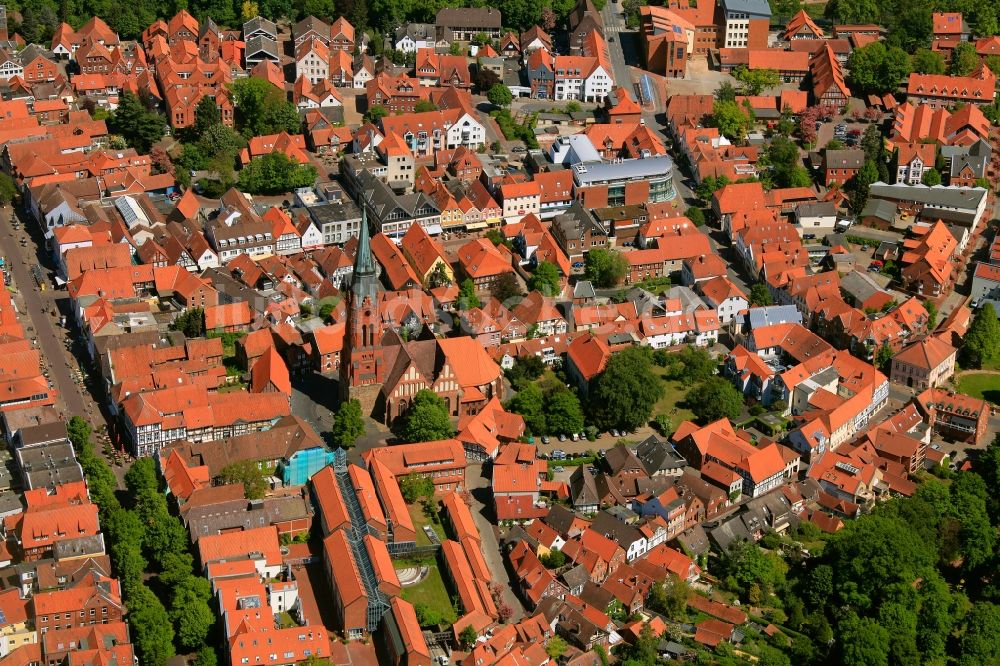 Nienburg aus der Vogelperspektive: Altstadt von Nienburg im Bundesland Niedersachsen