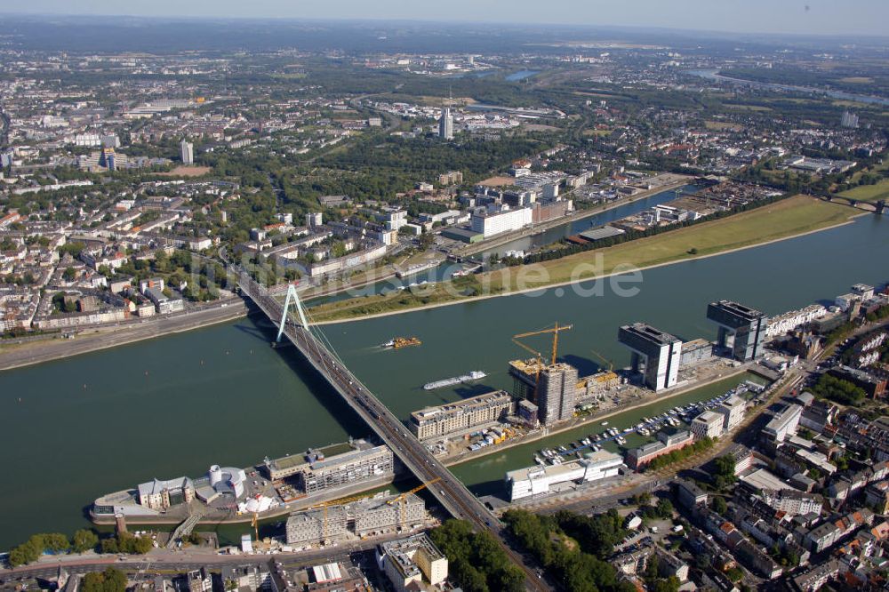 Luftaufnahme Köln - Altstadt / old town Köln / Cologne mit Rhein / Rhine in NRW