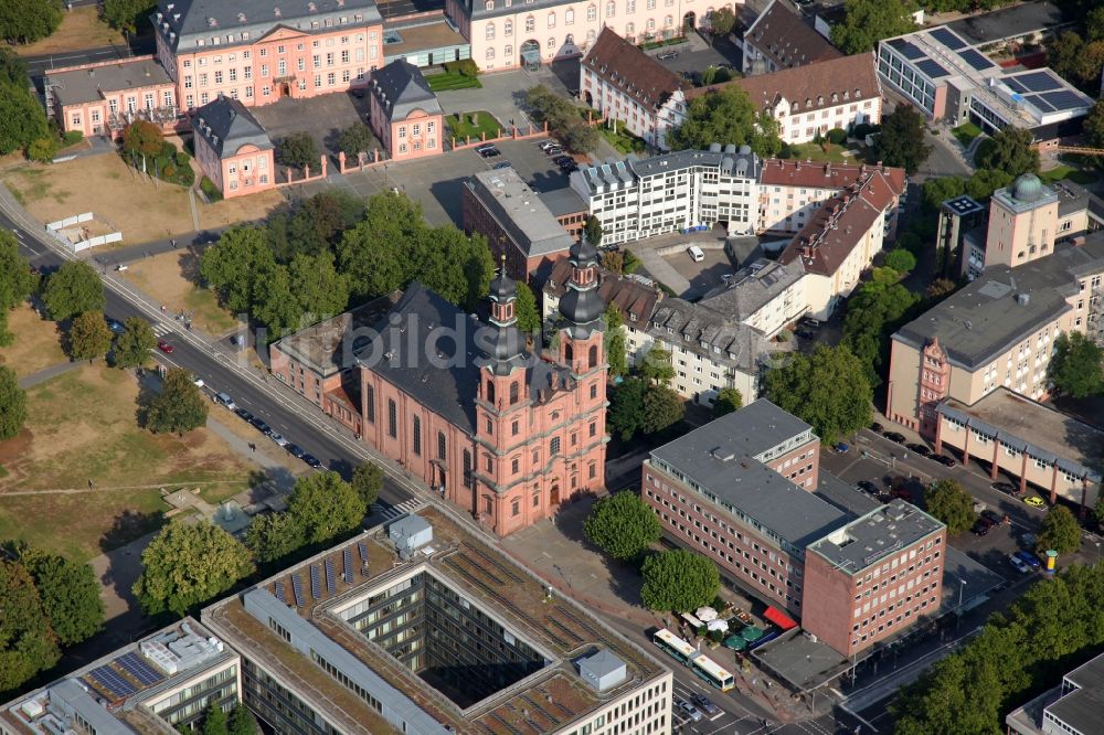 Mainz von oben - Altstadt mit Peterskirche in Mainz im Bundesland Rheinland-Pfalz