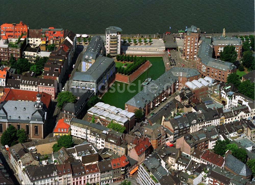 Luftbild Düsseldorf - Altstadt am Rhein - Ufer mit dem Alten Hafen in Düsseldorf im Bundesland Nordrhein-Westfalen NRW