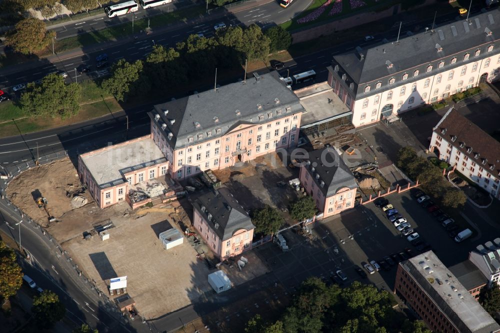 Luftaufnahme Mainz - Altstadt mit Staatskanzlei und Landtag in Mainz im Bundesland Rheinland-Pfalz