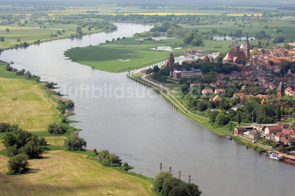 Tangermünde aus der Vogelperspektive: Altstadt Tangermünde an der Elbe