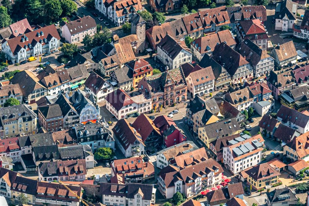 Zell am Harmersbach aus der Vogelperspektive: Altstadt- Zentrum in Zell am Harmersbach im Bundesland Baden-Württemberg, Deutschland