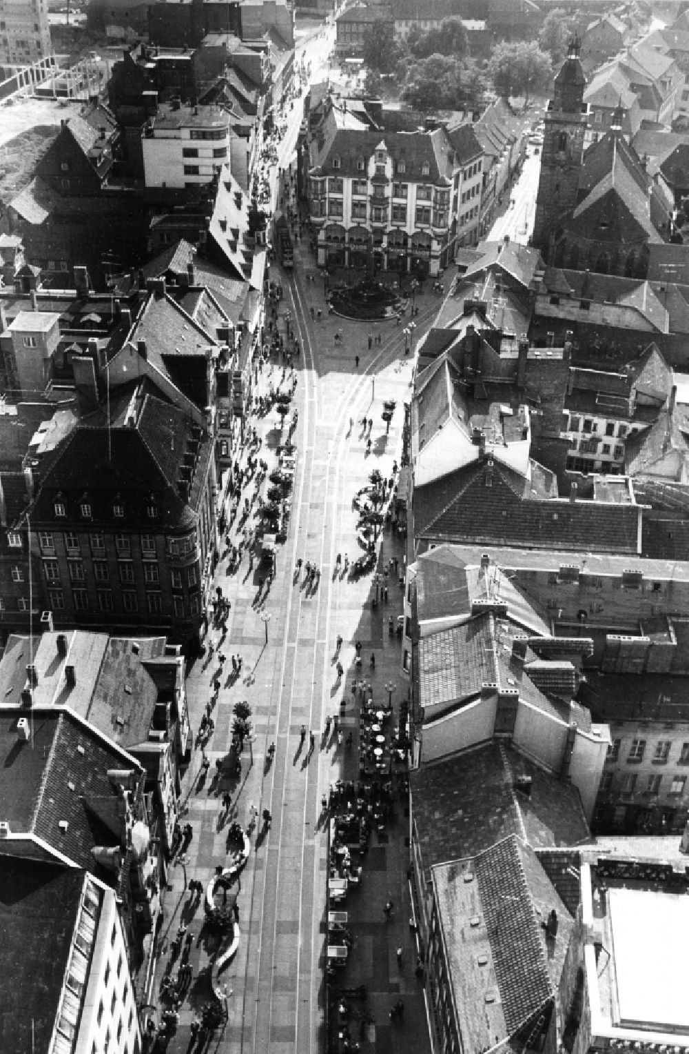 Luftaufnahme Erfurt - Altstadtbereich am Anger und Innenstadtzentrum in Erfurt im Bundesland Thüringen