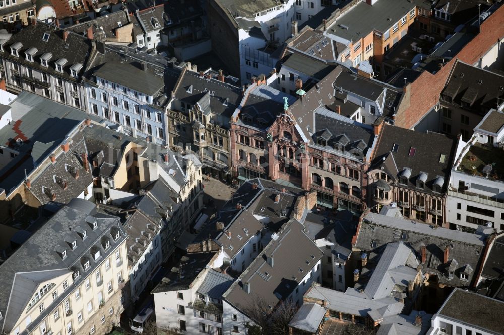 Luftbild Wiesbaden - Altstadtbereich der Innenstadt an der Langgasse im Zentrum von Wiesbaden im Bundesland Hessen