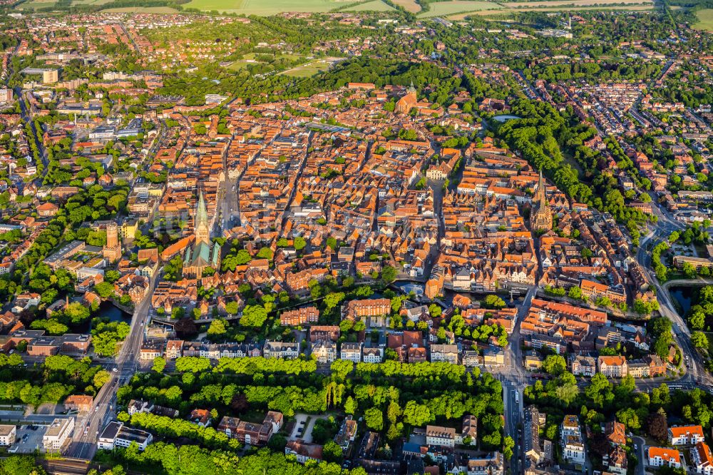 Luftbild Lüneburg - Altstadtbereich und Innenstadt in Lüneburg im Bundesland Niedersachsen, Deutschland