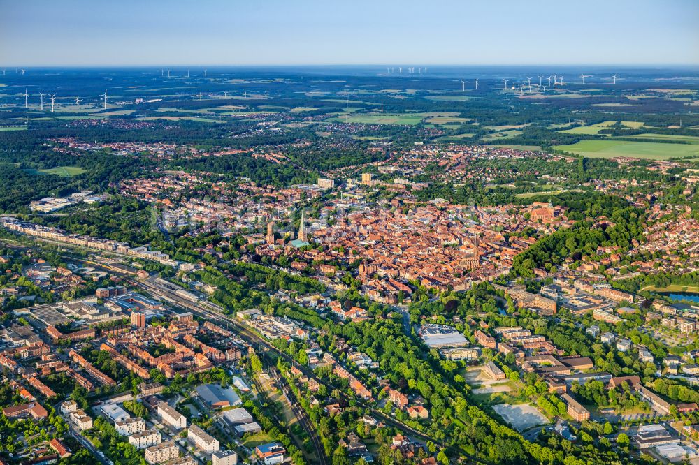 Luftaufnahme Lüneburg - Altstadtbereich und Innenstadt in Lüneburg im Bundesland Niedersachsen, Deutschland