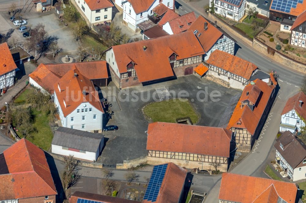 Luftaufnahme Adorf - Altstadtbereich und Innenstadtzentrum in Adorf im Bundesland Hessen, Deutschland