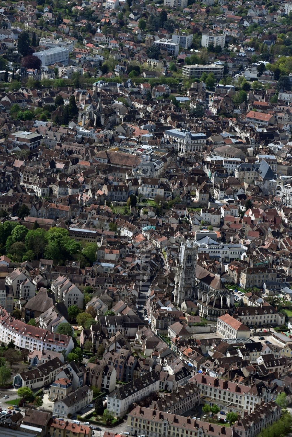 Luftbild Auxerre - Altstadtbereich und Innenstadtzentrum in Auxerre in Bourgogne Franche-Comté, Frankreich