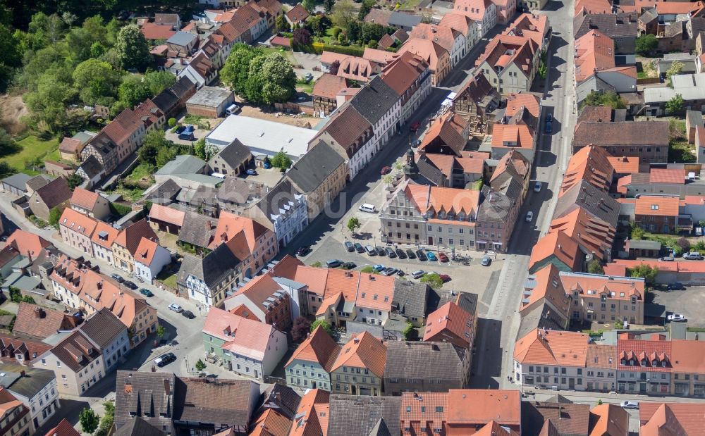 Bad Belzig von oben - Altstadtbereich und Innenstadtzentrum in Bad Belzig im Bundesland Brandenburg, Deutschland