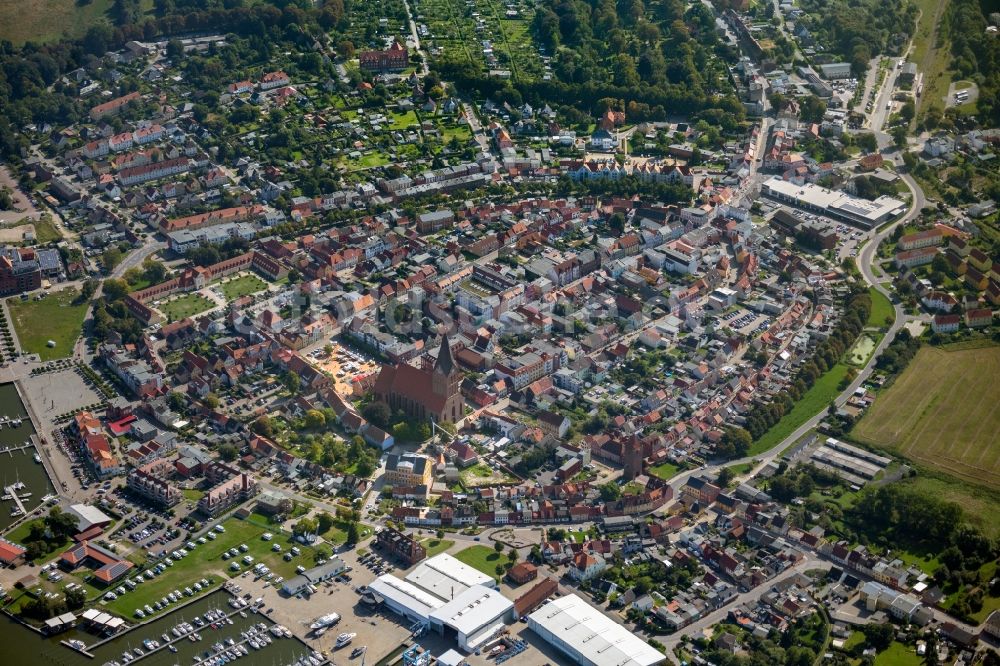 Luftaufnahme Barth - Altstadtbereich und Innenstadtzentrum in Barth im Bundesland Mecklenburg-Vorpommern, Deutschland