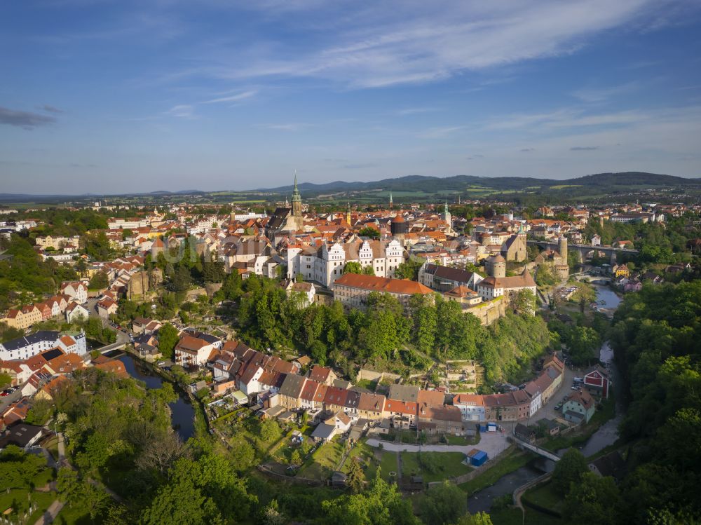 Bautzen aus der Vogelperspektive: Altstadtbereich und Innenstadtzentrum in Bautzen im Bundesland Sachsen, Deutschland