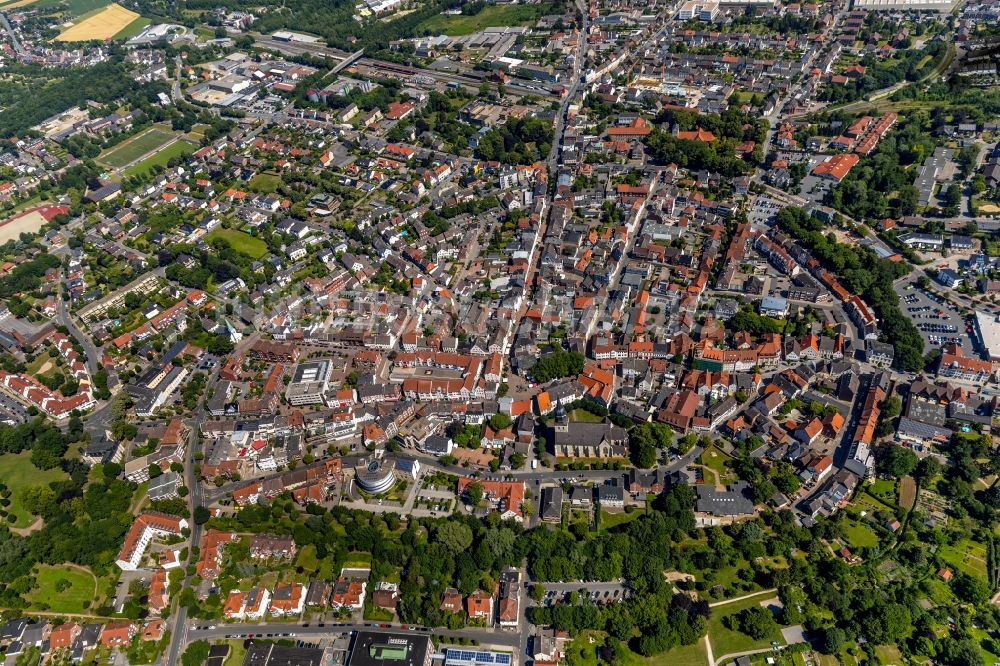 Beckum von oben - Altstadtbereich und Innenstadtzentrum in Beckum im Bundesland Nordrhein-Westfalen, Deutschland