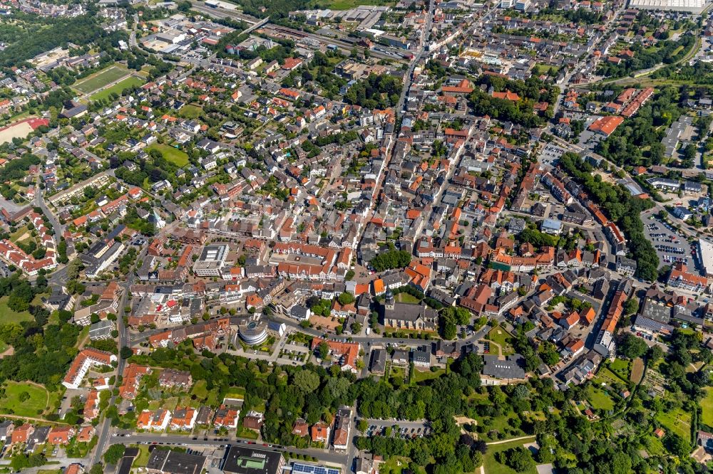 Beckum aus der Vogelperspektive: Altstadtbereich und Innenstadtzentrum in Beckum im Bundesland Nordrhein-Westfalen, Deutschland