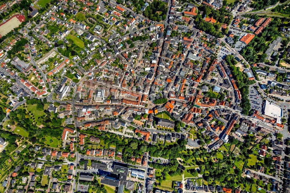 Beckum aus der Vogelperspektive: Altstadtbereich und Innenstadtzentrum in Beckum im Bundesland Nordrhein-Westfalen, Deutschland